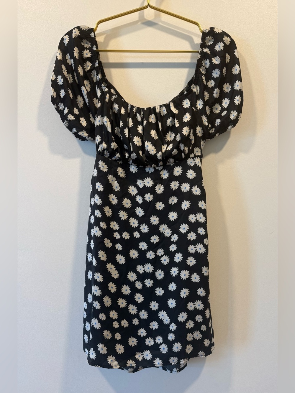American Eagle Black Daisy Print Puff Sleeve Mini Dress